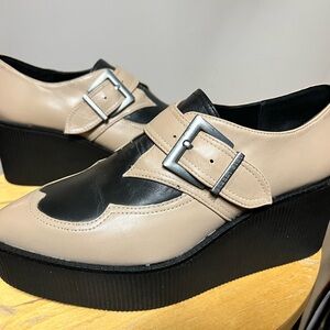 Gianni Bini Black and Tan Platform Shoes with Vintage Appeal